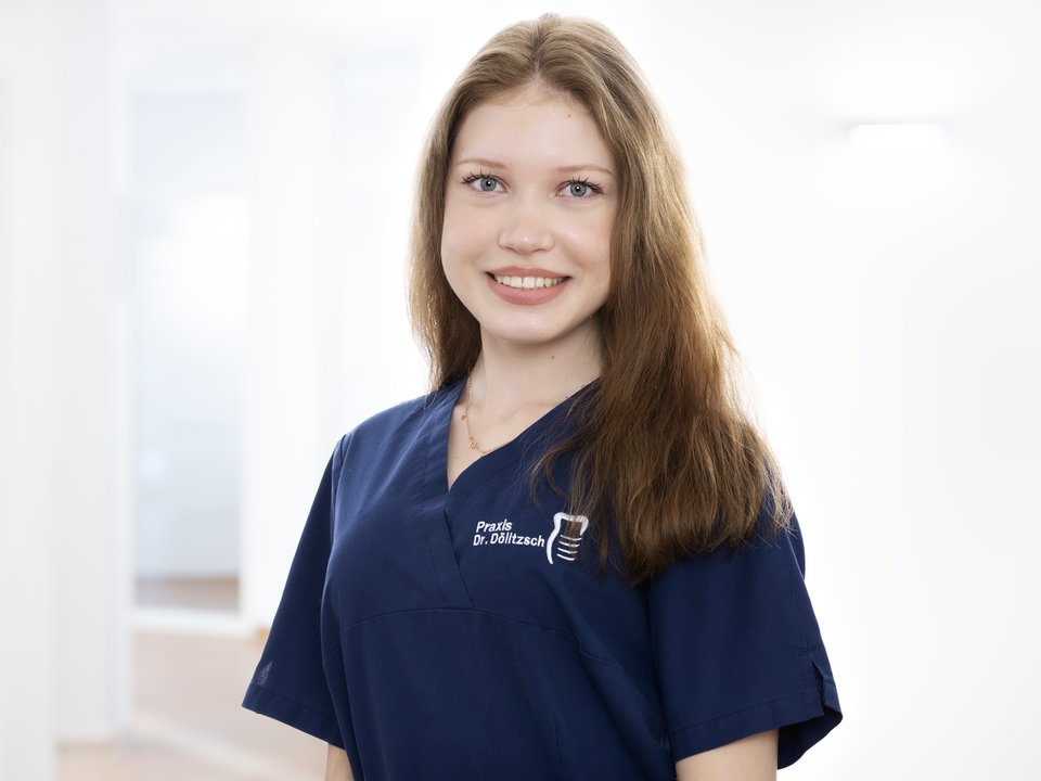 Lisa Ivanenko, Auszubildende zur Zahnmedizinischen Fachangestellten